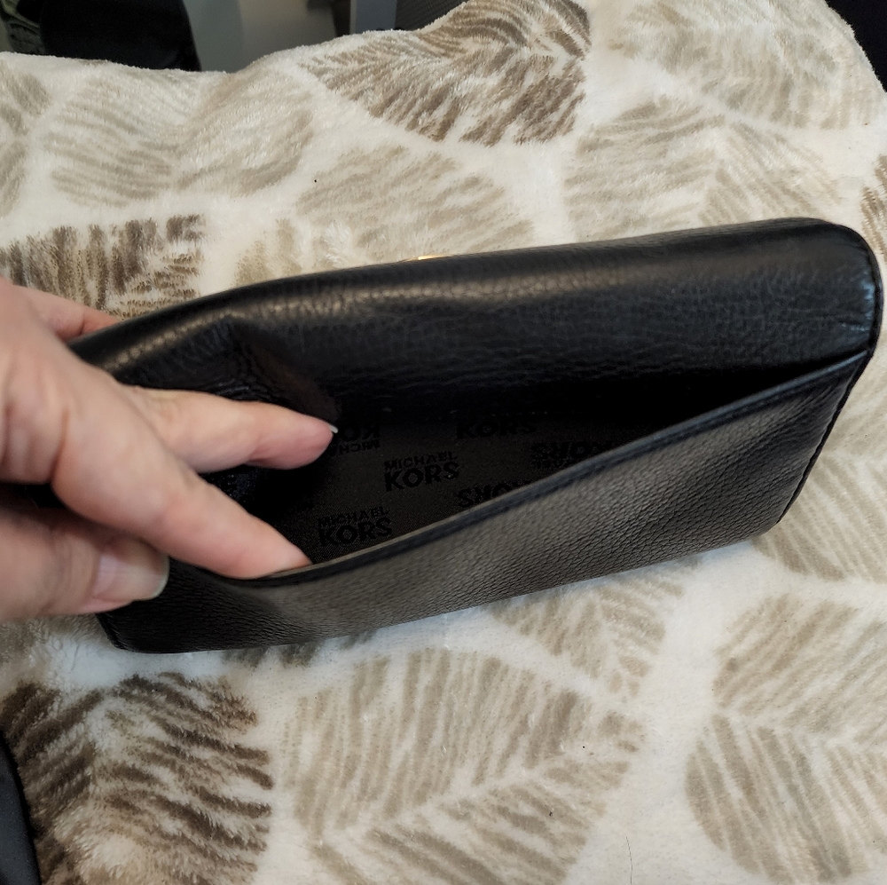 Michael Kors Black Leather Fulton Flap Continental Wallet - Picture 7 of 7